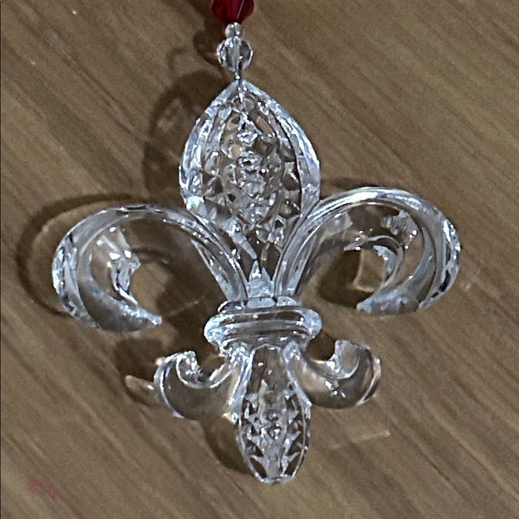 Waterford Crystal Fleur-de-Lis with Red Accent Ornament - Picture 10 of 16